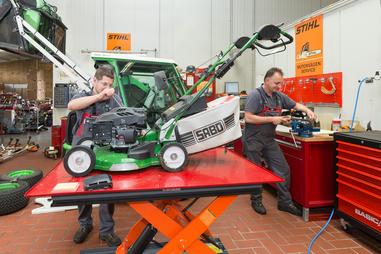 Ausbildung und Jobs
