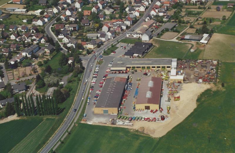 1990 Luftbild mit der neu errichten Lagerhalle