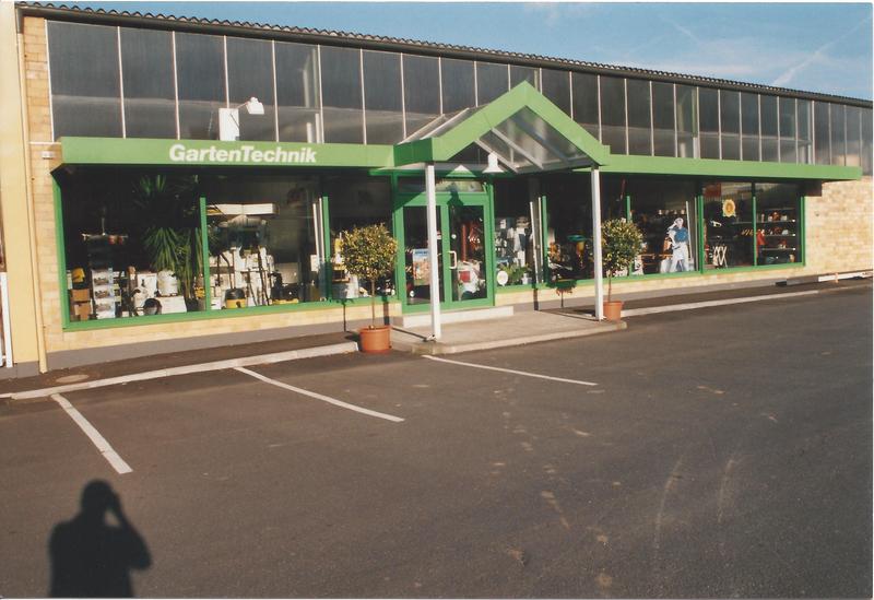 1997 Eröffnung des Gartentechnik-Zentrums